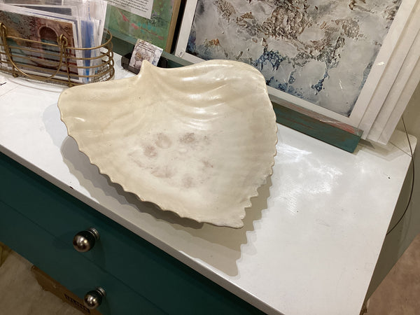 Deep Dish Leaf Bowl by Concrete Design Studio