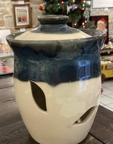 Maxwell Pottery Garlic Pot
