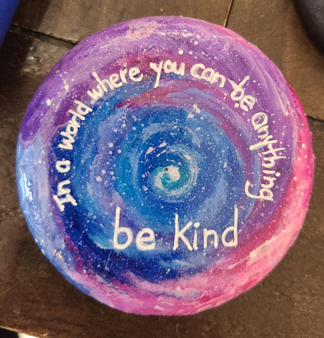 Painted Rock - Be Kind RCK083