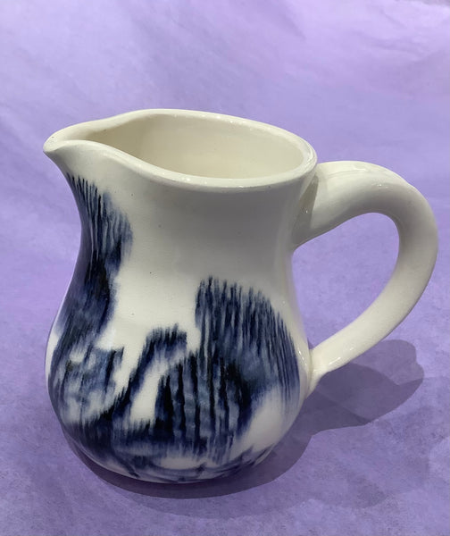 Pitcher med white with blue thistle