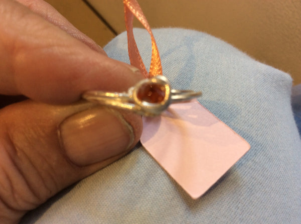 LWR 029 Silver Twist Ring with Carnelian Chips -  by Leslie Welfare - Martello Alley