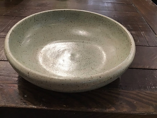 Shallow bowl by Amanda